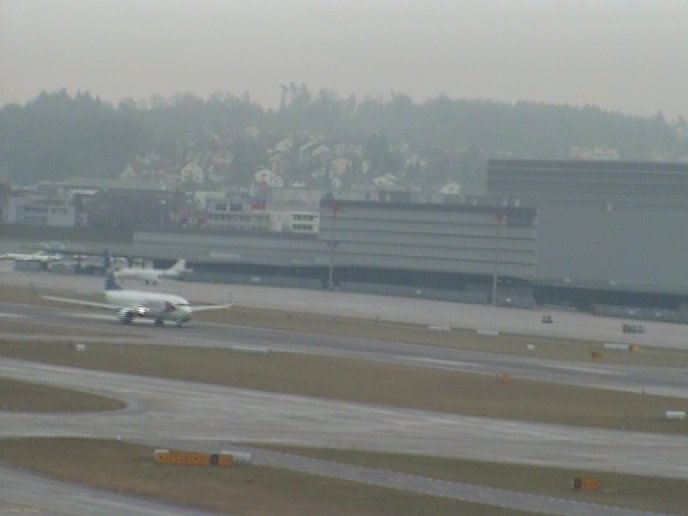 airport_b3008328[1].jpg