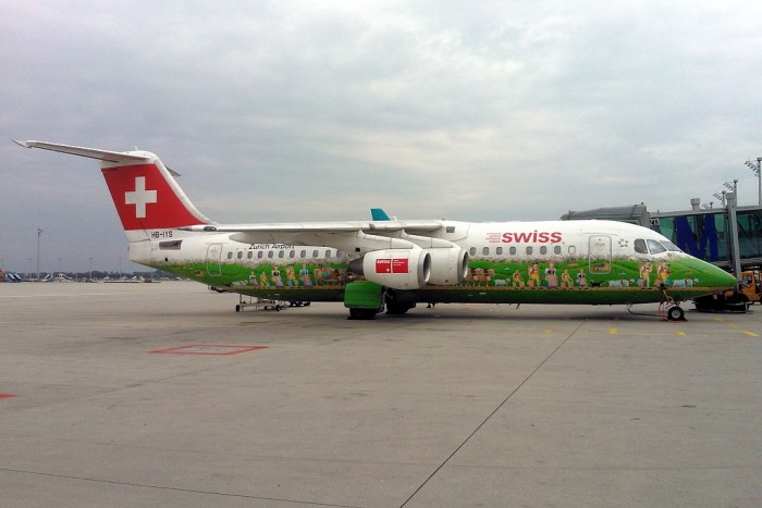Avro RJ100, HB-IYS.jpg